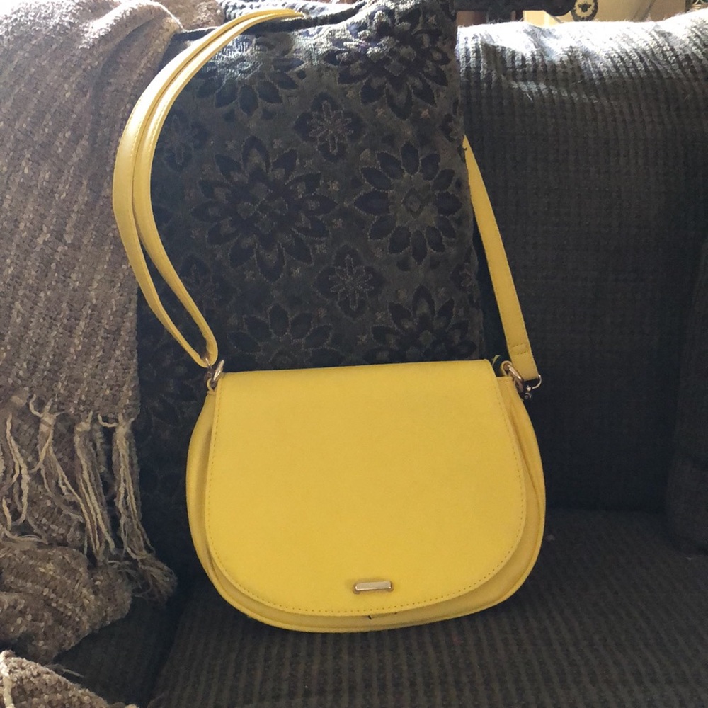 Springtime Yellow Handbag - Picture 2 of 8